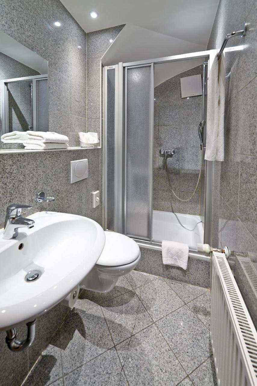 המבורג Hotel Hafentor מראה חיצוני תמונה